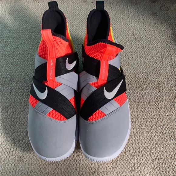 lebron soldiers 13s - Picture 2 of 4